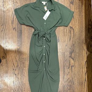 Elegant Green Button-Up Midi Dress
